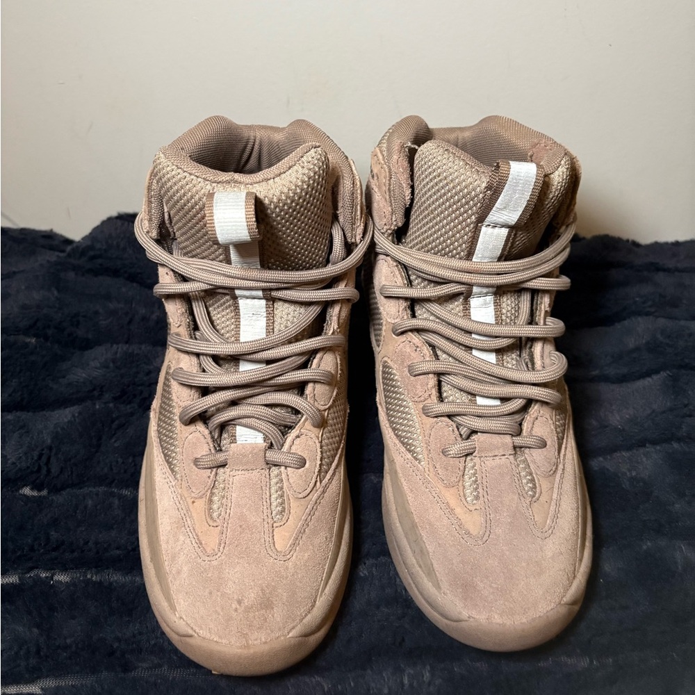 Cinder season 7 Yeezy boots